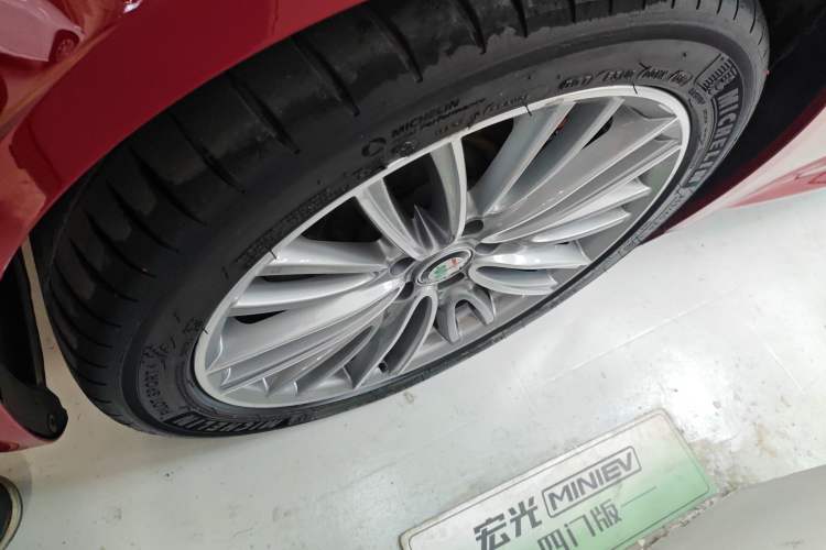 Used Alfa Romeo Giulia 2017 2.0T 280HP Luxury Sport Edition Left Front Wheel Hub