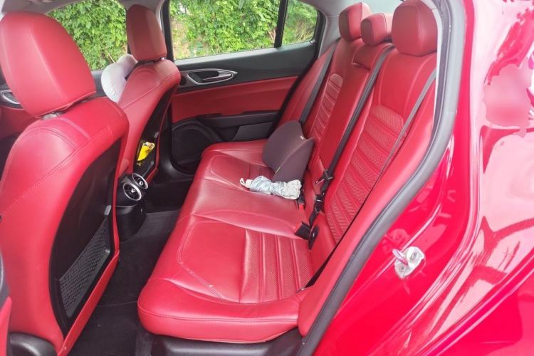 Used Alfa Romeo Giulia 2017 2.0T 280HP Luxury Sport Edition Left Rear Seat