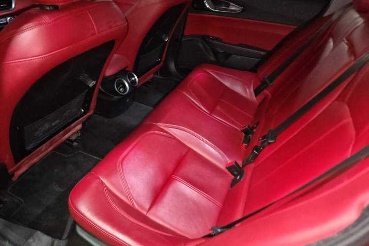 Used Alfa Romeo Giulia 2017 2.0T 200HP Luxury Edition Left Rear Seat