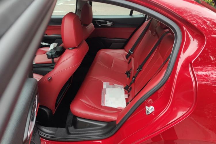 Used Alfa Romeo Giulia 2017 2.0T 280HP Luxury Edition Left Rear Seat