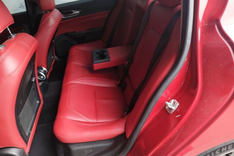 Used Alfa Romeo Giulia 2017 2.0T 200HP Luxury Edition Left Rear Seat