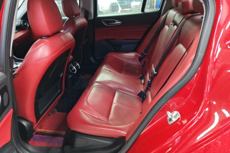 Used Alfa Romeo Giulia 2017 2.0T 200HP Luxury Edition Left Rear Seat