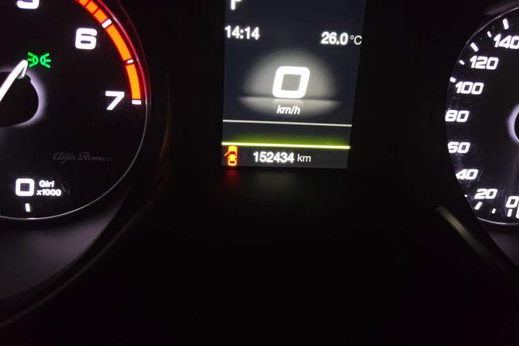 Used Alfa Romeo Giulia 2017 2.0T 200HP Elite Edition Odometer Close Up