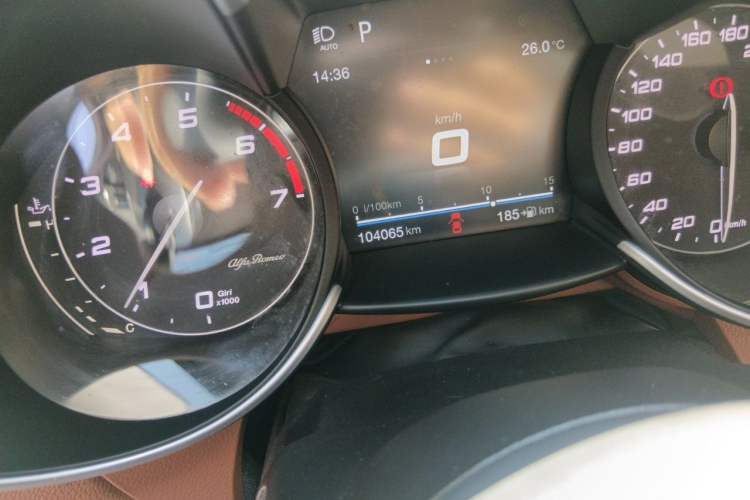 Used Alfa Romeo Giulia 2017 2.0T 280HP Luxury Edition Odometer Close Up