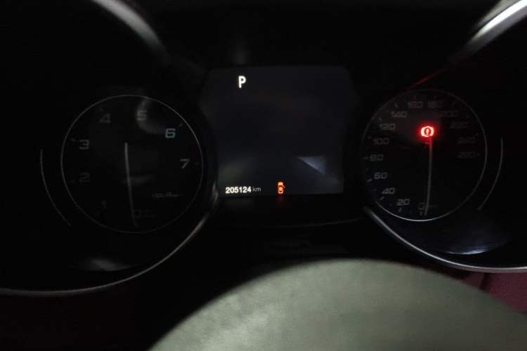 Used Alfa Romeo Giulia 2017 2.0T 200HP Elite Edition Odometer Close Up