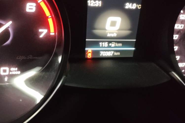 Used Alfa Romeo Giulia 2017 2.0T 200HP Elite Edition Odometer Close Up