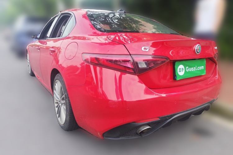 Used Alfa Romeo Giulia 2017 2.0T 280HP Luxury Sport Edition Rear Left 45 Deg