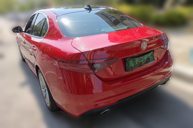 Used Alfa Romeo Giulia 2017 2.0T 280HP Luxury Edition Rear Left 45 Deg