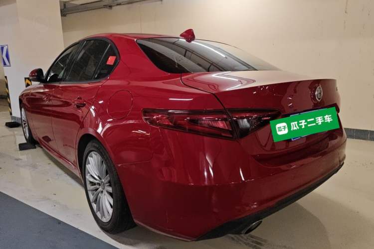 Used Alfa Romeo Giulia 2017 2.0T 200HP Elite Edition Rear Left 45 Deg