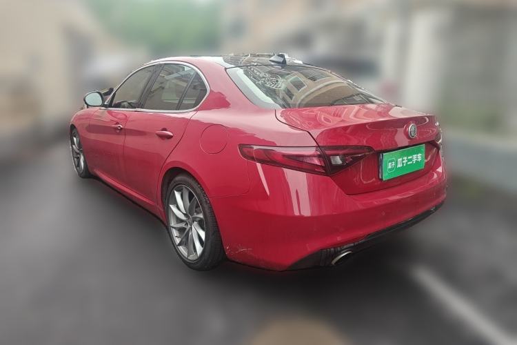 Used Alfa Romeo Giulia 2017 2.0T 200HP Luxury Edition Rear Left 45 Deg