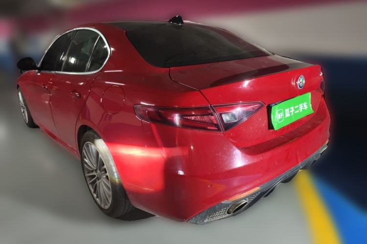 Used Alfa Romeo Giulia 2017 2.0T 200HP Elite Edition Rear Left 45 Deg