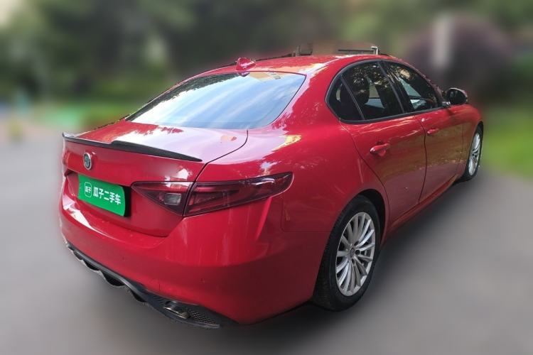 Used Alfa Romeo Giulia 2017 2.0T 200HP Elite Edition Rear Right 45 Deg