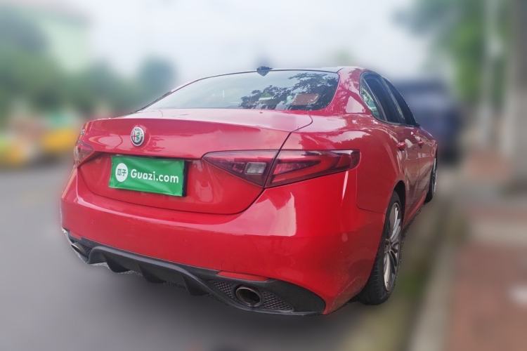 Used Alfa Romeo Giulia 2017 2.0T 280HP Luxury Sport Edition Rear Right 45 Deg