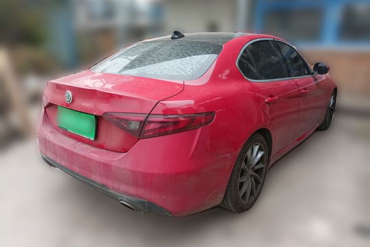 Used Alfa Romeo Giulia 2017 2.0T 280HP Luxury Edition Rear Right 45 Deg