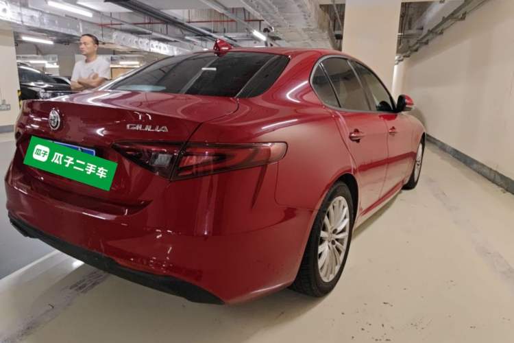 Used Alfa Romeo Giulia 2017 2.0T 200HP Elite Edition Rear Right 45 Deg