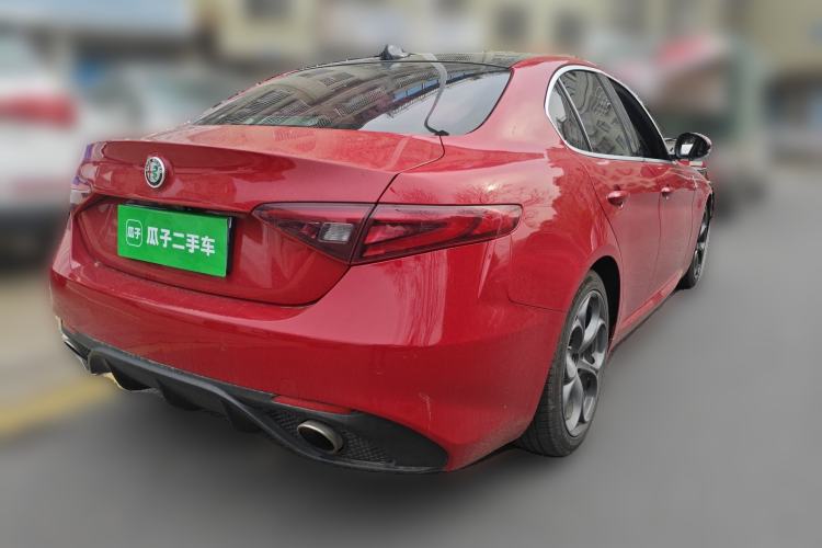 Used Alfa Romeo Giulia 2017 2.0T 200HP Luxury Edition Rear Right 45 Deg