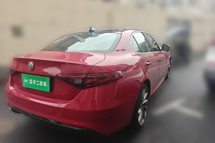 Used Alfa Romeo Giulia 2017 2.0T 200HP Luxury Edition Rear Right 45 Deg