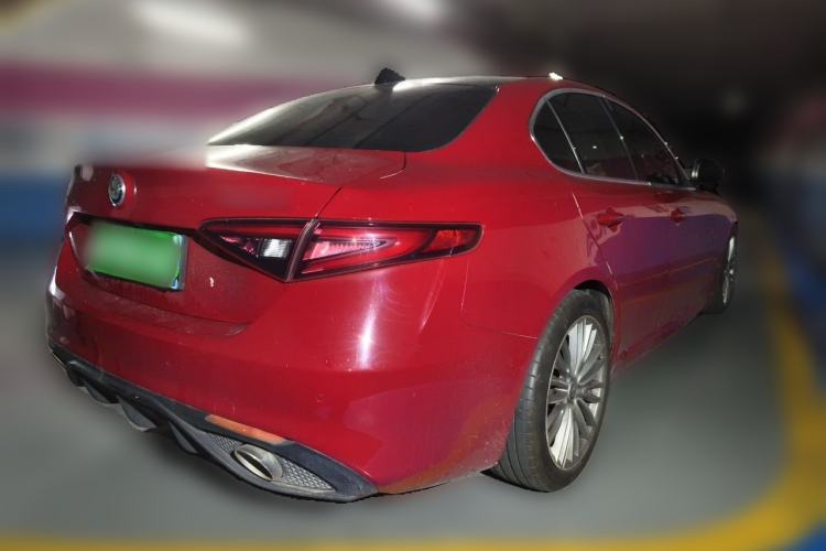 Used Alfa Romeo Giulia 2017 2.0T 200HP Elite Edition Rear Right 45 Deg