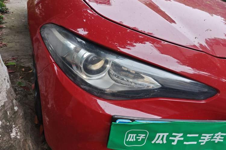 Used Alfa Romeo Giulia 2017 2.0T 280HP Luxury Edition Right Front Headlight