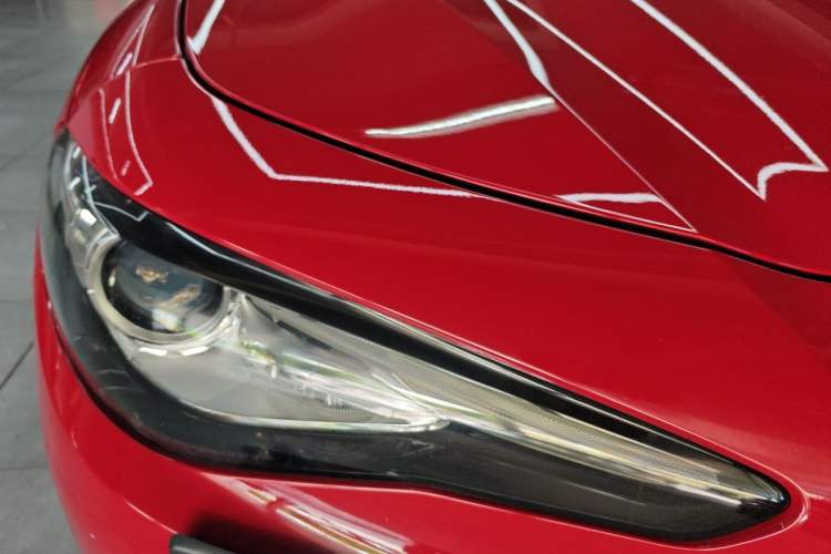 Used Alfa Romeo Giulia 2017 2.0T 280HP Luxury Edition Right Front Headlight