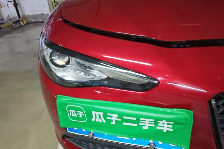 Used Alfa Romeo Giulia 2017 2.0T 280HP Milano Limited Edition Right Front Headlight