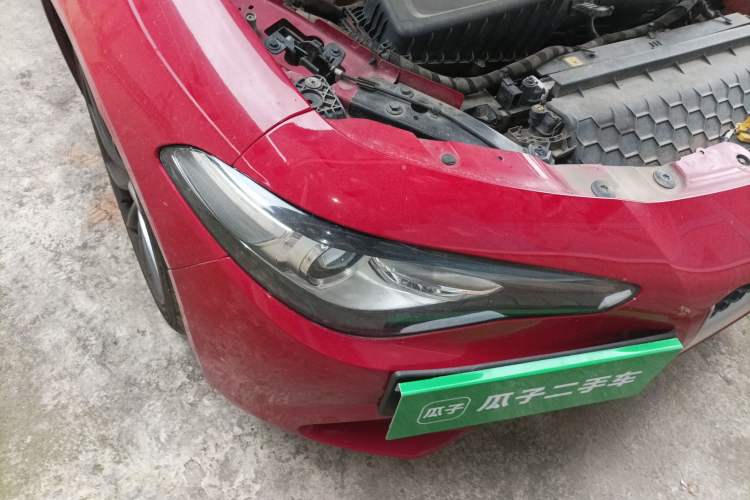 Used Alfa Romeo Giulia 2017 2.0T 280HP Luxury Edition Right Front Headlight