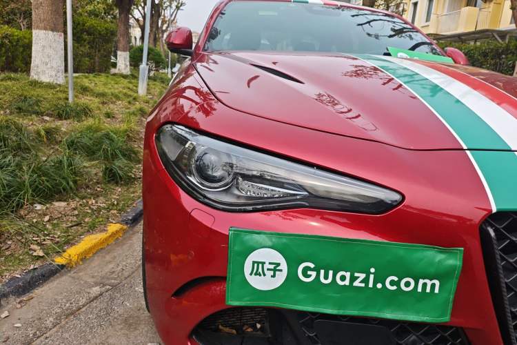 Used Alfa Romeo Giulia 2017 2.9T 510HP Four-Leaf Clover Edition Right Front Headlight