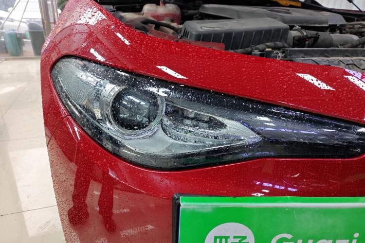 Used Alfa Romeo Giulia 2017 2.0T 200HP Luxury Edition Right Front Headlight