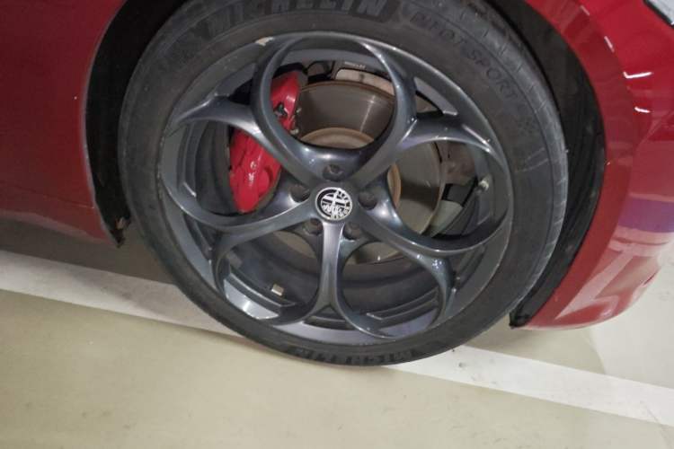 Used Alfa Romeo Giulia 2017 2.0T 280HP Milano Limited Edition Right Front Wheel Hub