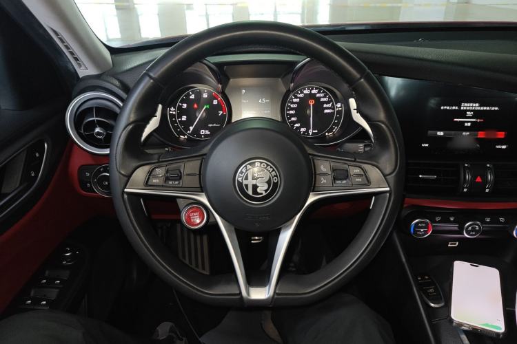 Used Alfa Romeo Giulia 2017 2.0T 200HP Elite Edition Steering Wheel