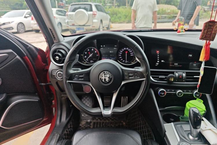 Used Alfa Romeo Giulia 2017 2.0T 280HP Milano Limited Edition Steering Wheel