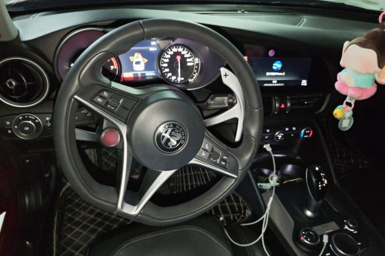 Used Alfa Romeo Giulia 2017 2.0T 280HP Milano Limited Edition Steering Wheel