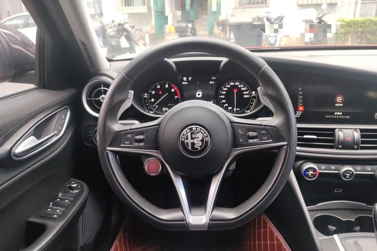 Used Alfa Romeo Giulia 2017 2.0T 280HP Luxury Edition Steering Wheel
