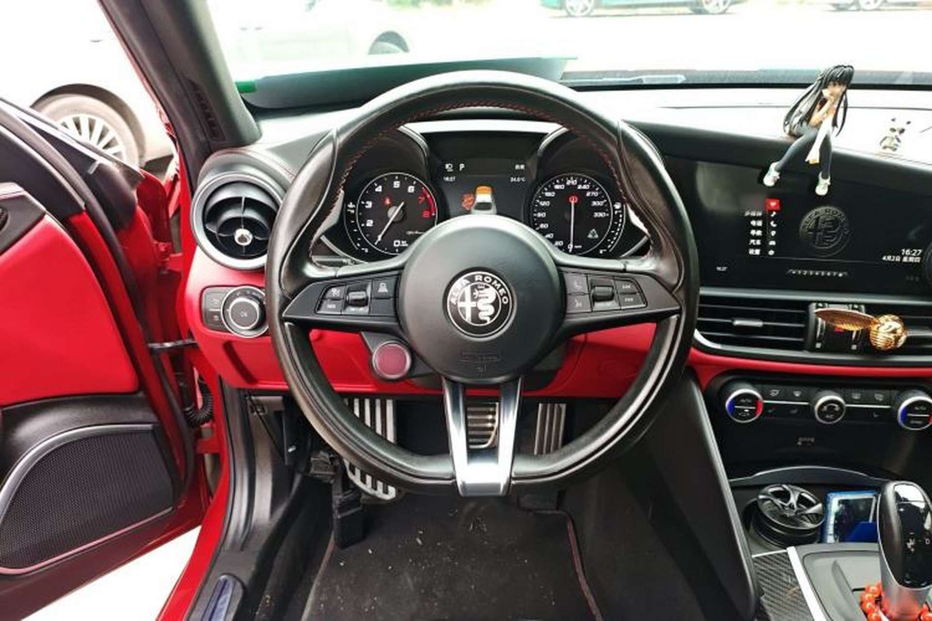 Used Alfa Romeo Giulia 2017 2.9T 510HP Four-Leaf Clover Edition Steering Wheel