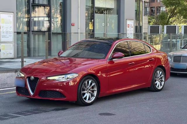 Used Alfa Romeo Giulia 2017 2.0T 200HP Luxury Edition