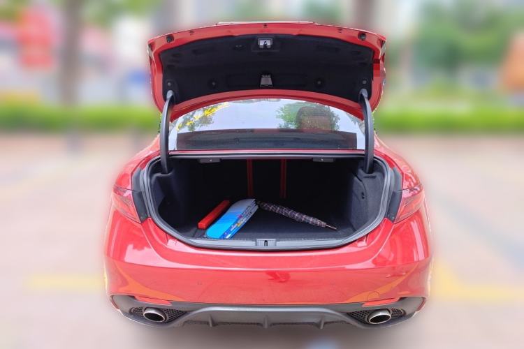 Used Alfa Romeo Giulia 2017 2.0T 280HP Luxury Sport Edition Trunk