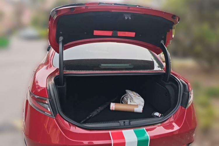 Used Alfa Romeo Giulia 2017 2.9T 510HP Four-Leaf Clover Edition Trunk