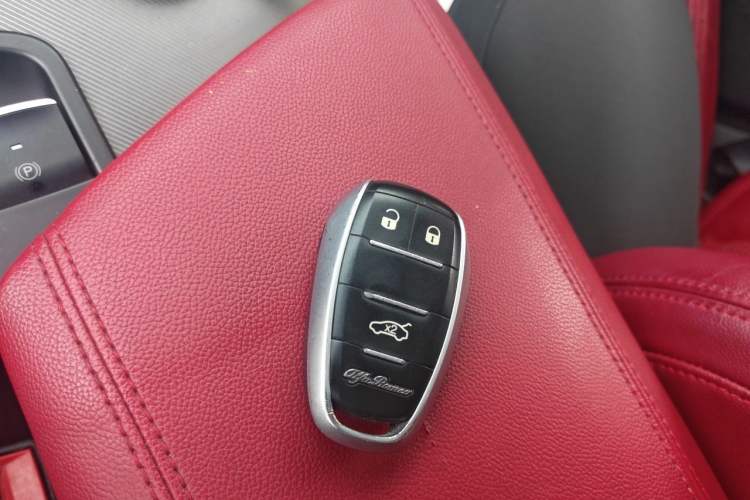Used Alfa Romeo Giulia 2017 2.0T 280HP Luxury Sport Edition Vehicle Key