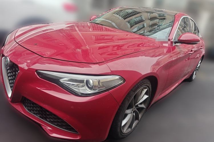 Used Alfa Romeo Giulia 2017 2.0T 200HP Luxury Edition Guazi used car, China used car export, Used car for sale, Used cars, Cheapest cars for sale