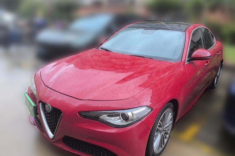 Alfa Romeo Giulia 2017 2.0T 200HP Luxury Edition с пробегом Guazi used car, China used car export, Used car for sale, Used cars, Cheapest cars for sale