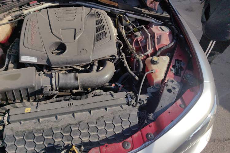 Used Alfa Romeo Giulia 2017 2.0T 280HP Luxury Edition Engine Bay Left
