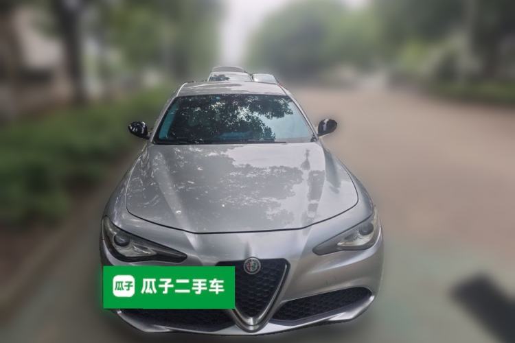 Used Alfa Romeo Giulia 2017 2.0T 200HP Elite Edition Front