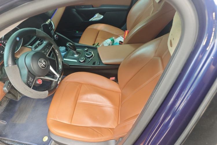 Used Alfa Romeo Giulia 2017 2.0T 200HP Elite Edition Left Front Seat