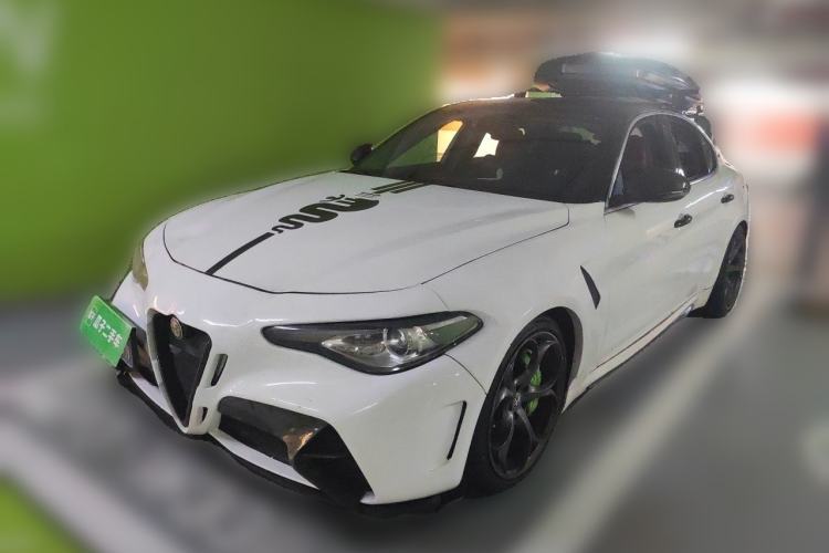 Used Alfa Romeo Giulia 2017 2.0T 200HP Luxury Edition Guazi used car, China used car export, Used car for sale, Used  cars, Cheapest cars for sale