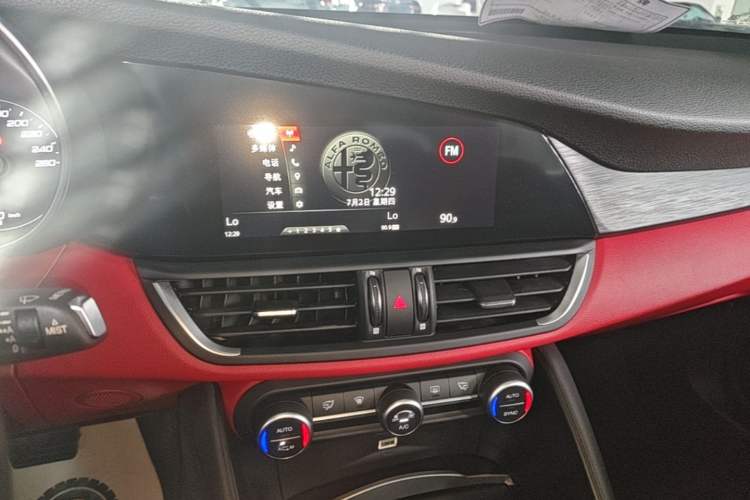 Used Alfa Romeo Giulia 2017 2.0T 200HP Luxury Edition Audio And AC Panel