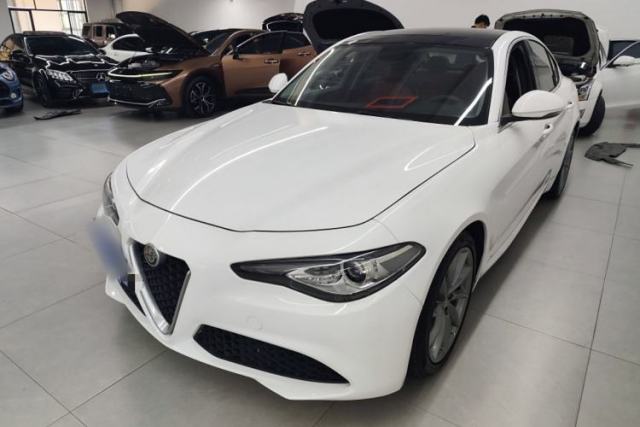 Used Alfa Romeo Giulia 2017 2.0T 200HP Luxury Edition
