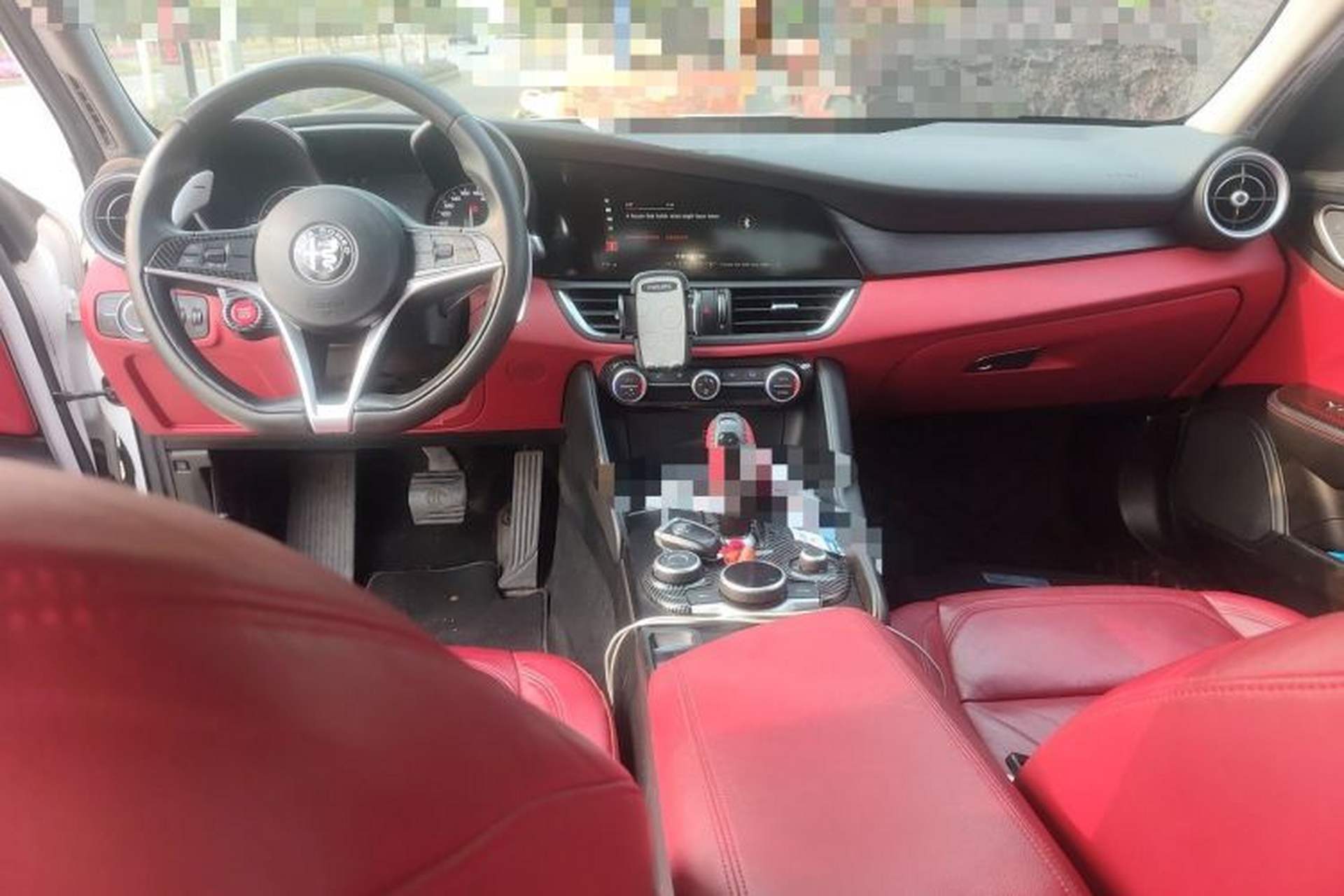 Used Alfa Romeo Giulia 2017 2.0T 280HP Luxury Edition Center Console