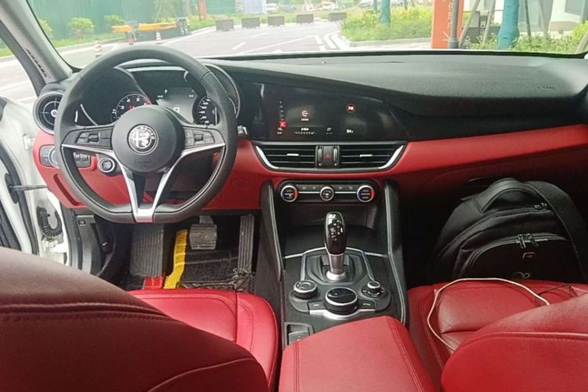 Used Alfa Romeo Giulia 2017 2.0T 200HP Luxury Edition Center Console