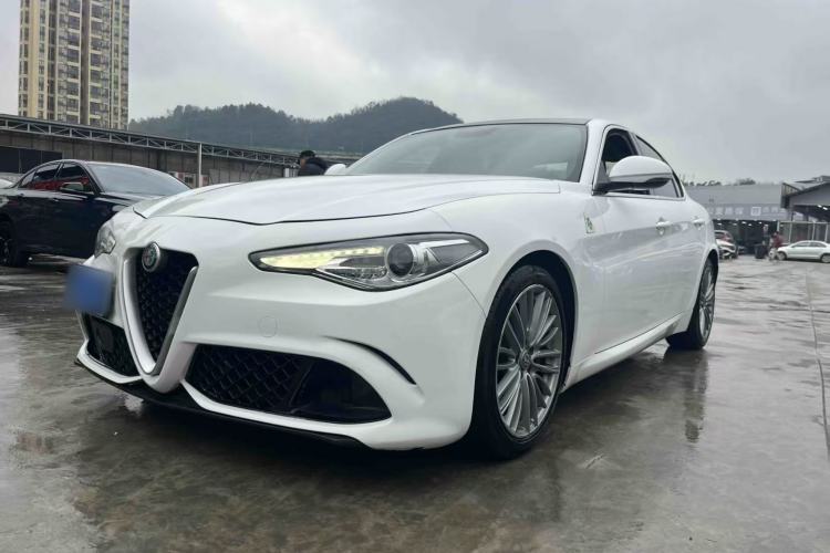 Used Alfa Romeo Giulia 2017 2.0T 280HP Luxury Edition Guazi used car, China used car export, Used car for sale, Used  cars, Cheapest cars for sale
