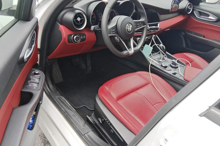 Used Alfa Romeo Giulia 2017 2.0T 200HP Elite Edition Driver Seat